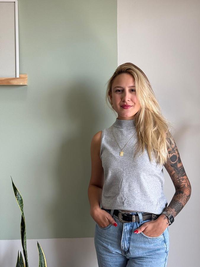 Adline Carvalho Adline Carvalho